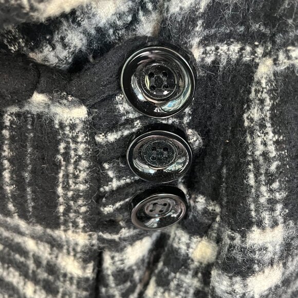 Black and White Zara Coat with belt and high collar. - Picture 6 of 10